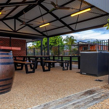 Готель Big4 Albury Tourist Park Екстер'єр фото