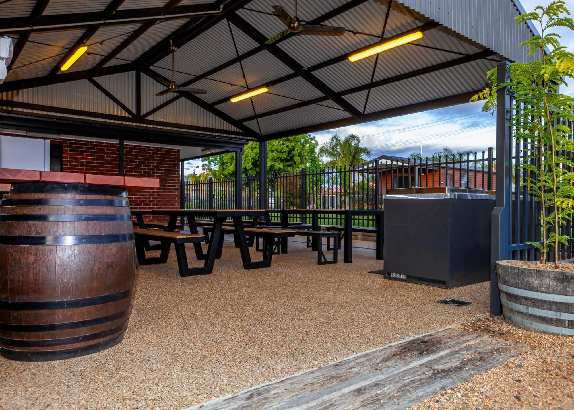Готель Big4 Albury Tourist Park Екстер'єр фото